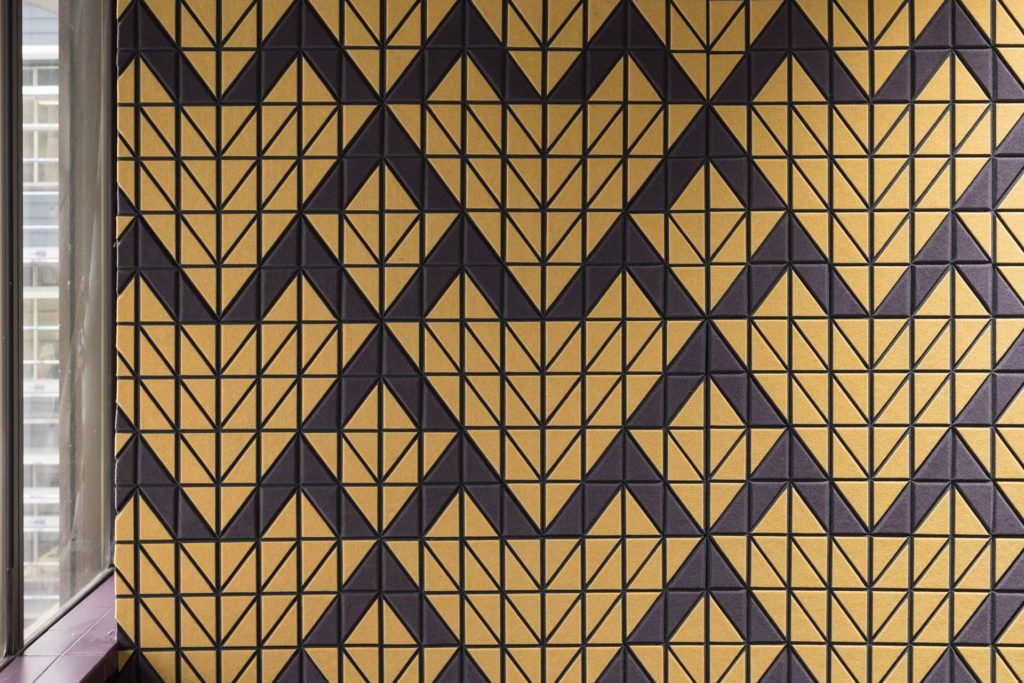 1.AA_Header_Custom Groove Duet_Cavalier Beehive on Empire base2